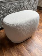 Pouf en tissu effet laine, Neuf, Enlèvement, 50 à 75 cm, Ovale