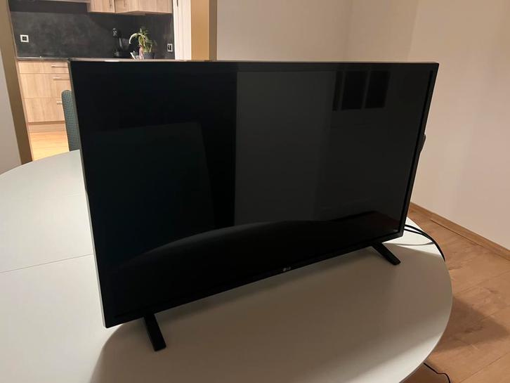 Téléviseur intelligent LG 32 pouces LED - noir, TV, Hi-fi & Vidéo, Télévisions, Utilisé, LED, LG, Smart TV, Enlèvement