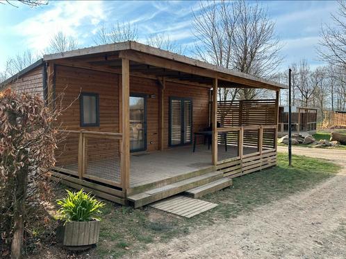 Stacaravan met terras zonder perceel en zonder locatie, Caravans en Kamperen, Stacaravans, tot en met 4, Ophalen