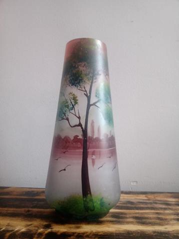 Joli vase en verre moulé 1960 à découvrir beschikbaar voor biedingen