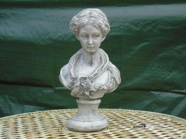 beeld, buste van een vrouw in steen met een bloem..., Tuin en Terras, Tuinbeelden, Nieuw, Overige typen, Steen, Ophalen
