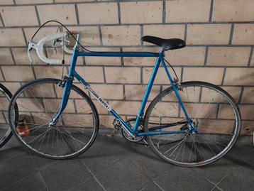 Oude koersfiets - vintage fiets beschikbaar voor biedingen
