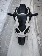 Speelgoed brommer met oplader, Ophalen