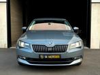 Superb 1.8TFSI 180PK Memory Leder Camera Carplay 19" TrekH, Auto's, Skoda, Voorwielaandrijving, 4 deurs, Euro 6, Alcantara