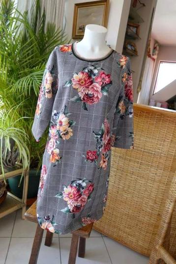 vintage dressing leuke bloemen jurk beschikbaar voor biedingen