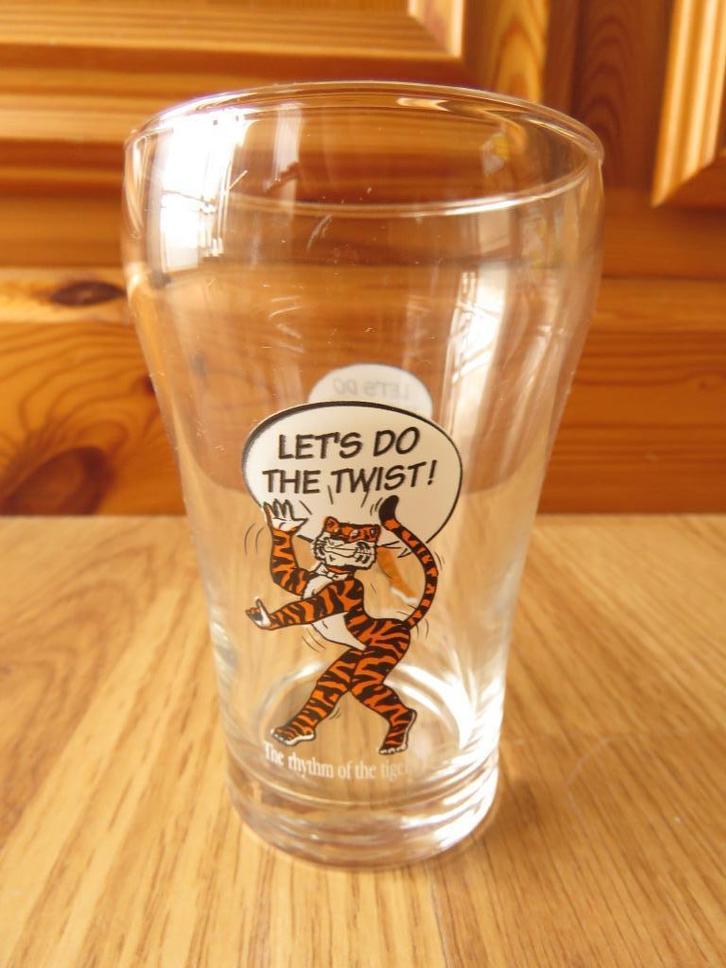 vinage verre tigre Esso let's do the twist!, Verzamelen, Glas en Drinkglazen, Zo goed als nieuw, Frisdrankglas, Ophalen of Verzenden