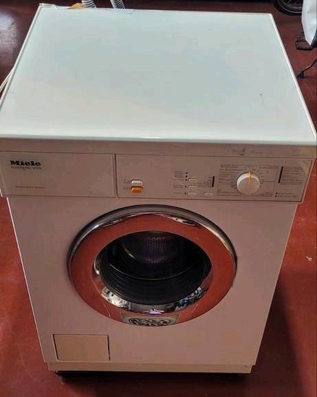 Miele Novotronic W838, Electroménager, Lave-linge, Utilisé, Chargeur frontal, 4 à 6 kg, 85 à 90 cm, Moins de 1 200 tours, Programme lavage à la main