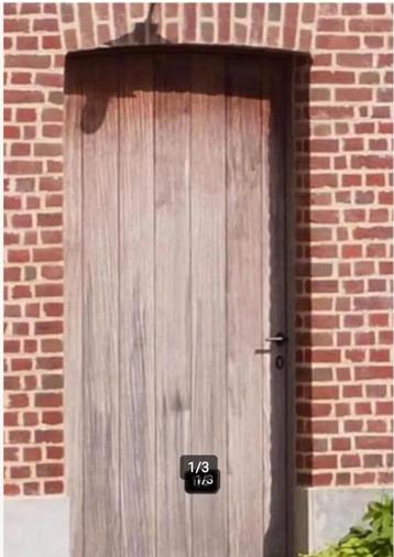 houten buitendeur met kader beschikbaar voor biedingen