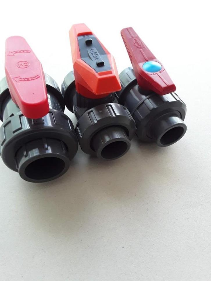 Bolkraan PVC diameter 32mm en 25mm 3 stuks samen nieuw, Tuin en Terras, Buitenkranen, Nieuw, Ophalen of Verzenden