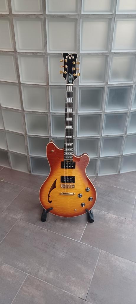 EVH SA 126QM, Muziek en Instrumenten, Snaarinstrumenten | Gitaren | Elektrisch, Ophalen of Verzenden