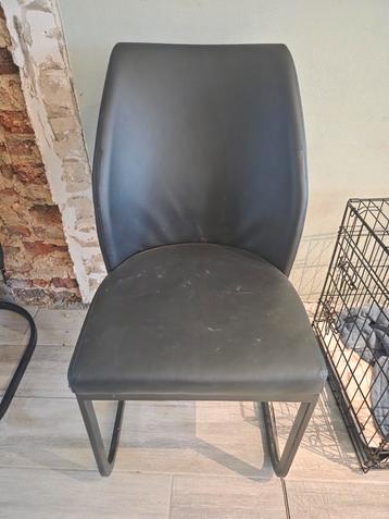 Stoelen beschikbaar voor biedingen