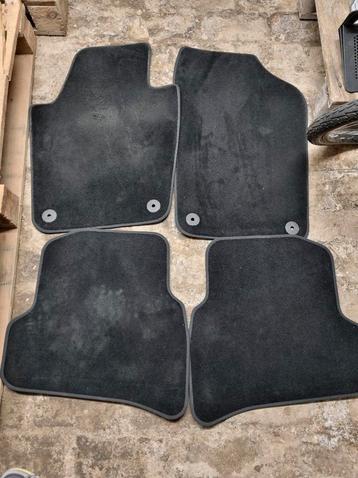 Tapis d'origine vw polo  beschikbaar voor biedingen