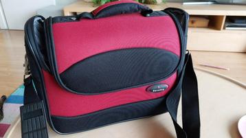 Beautycase Saxoline rood zwart beschikbaar voor biedingen