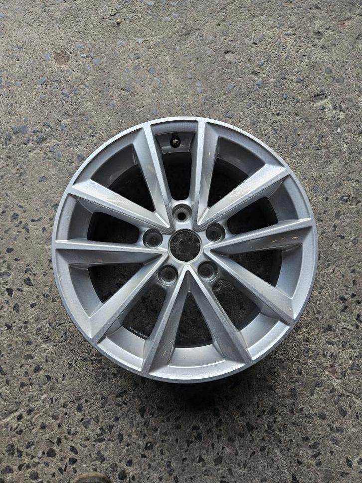 Renault Clio Velg, 40 300 2460R – 16 inch – 5 bouts, Auto-onderdelen, Overige Auto-onderdelen, Renault, Ophalen of Verzenden