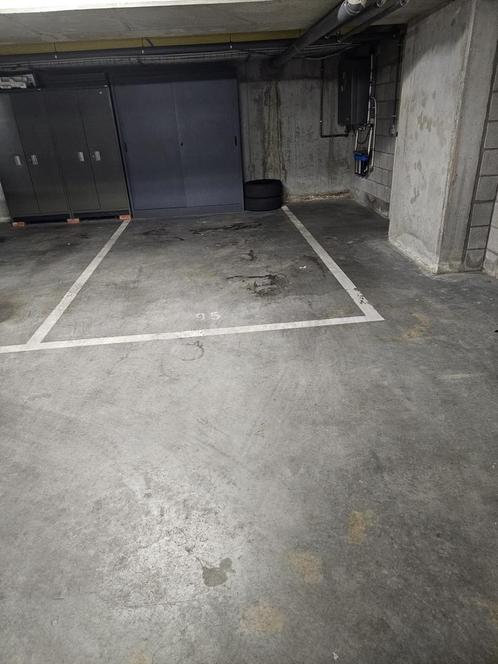 Auto staanplaats in ondergrondse garage, Immo, Garages en Parkeerplaatsen, Provincie Antwerpen
