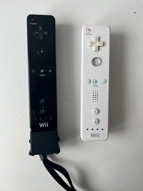 Deux manettes Wii + Motion Plus, Games en Spelcomputers, Spelcomputers | Nintendo Consoles | Accessoires, Zo goed als nieuw, Wii