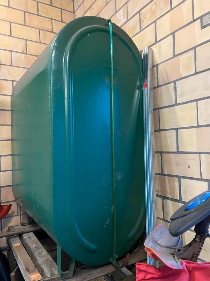 Mazoittank 1000liter, Zakelijke goederen, Machines en Bouw | Heftrucks en Intern transport, Ophalen