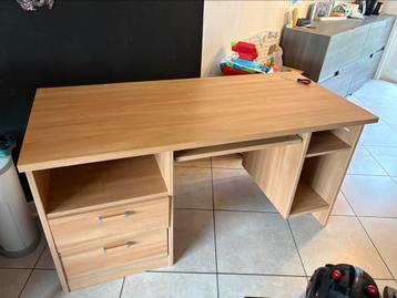 bureau beschikbaar voor biedingen