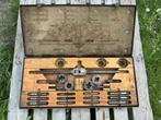 wo2 - Britse toolbox - schroefdraadsnijset 1944, Verzamelen, Militaria | Tweede Wereldoorlog, Ophalen, Landmacht, Kist of Geocache