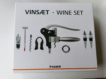 Wine set  beschikbaar voor biedingen