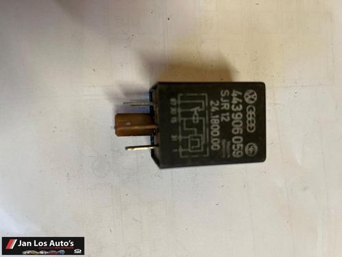 Brandstofpomp relais Audi VW 443906059, Auto-onderdelen, Elektronica en Kabels, Gebruikt, Ophalen of Verzenden