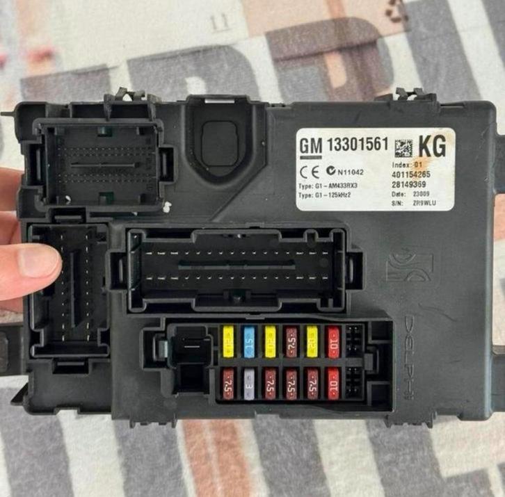 Originele Opel Corsa D Zekeringkast 13301561 BCM 2006-2012, Auto-onderdelen, Elektronica en Kabels, Opel, Ophalen of Verzenden
