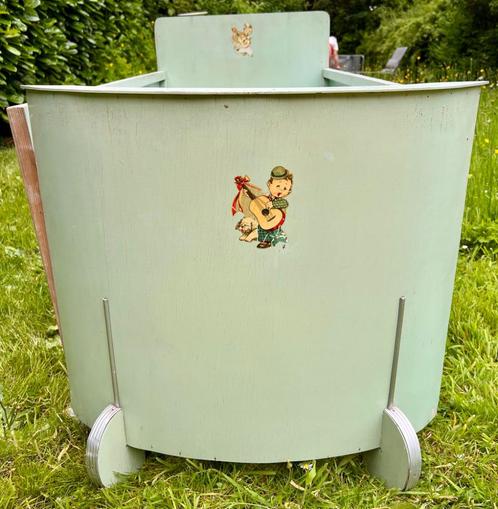 antiek houten kinderledikantje 1950, Antiek en Kunst, Antiek | Meubels | Bedden, Ophalen