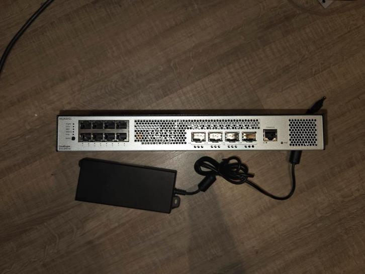 8 poort POE managed switch, Computers en Software, Netwerk switches, Zo goed als nieuw, Ophalen of Verzenden