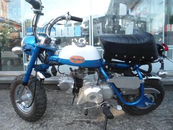 honda monkey zenhua : 84 km. Klasse B beschikbaar voor biedingen