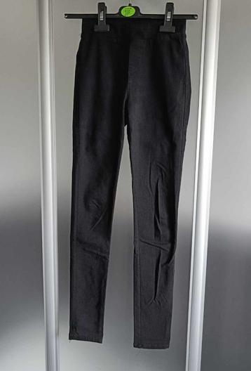 Broek - Legging - Zwart - Small - Dames - €15 disponible aux enchères