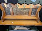 Antieke wandkapstok met messing platen, Ophalen