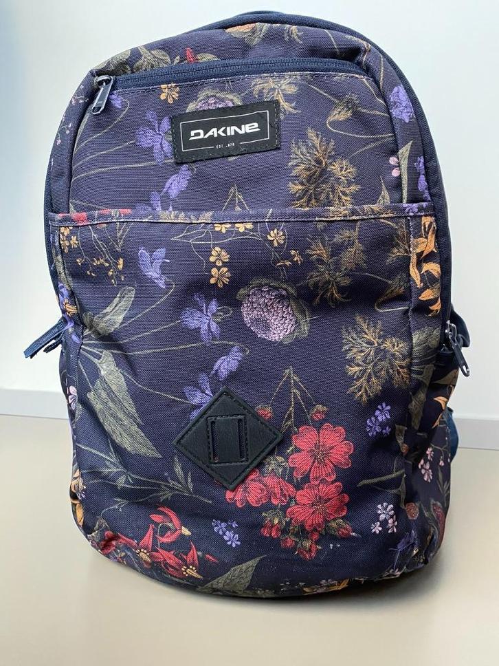 Rugzak / schoolrugzak donkerblauw gebloemd Dakine, Handtassen en Accessoires, Tassen | Schooltassen, Gebruikt, Rugtas, Blauw, Ophalen of Verzenden