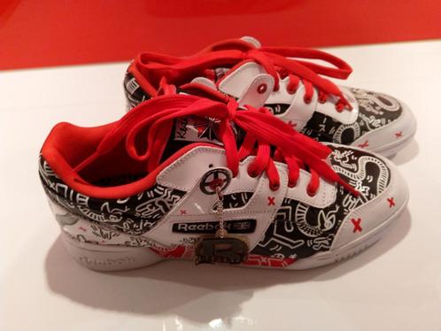 Sneakers Keith Haring X Reebok blanc/noir/rouge taille 42 No, Collections, Vêtements & Patrons, Neuf, Chaussures, Enlèvement ou Envoi