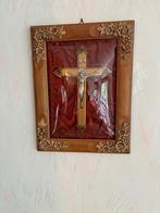 Kruisbeeld achter glas in houten kader, Antiek en Kunst, Ophalen