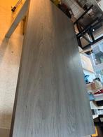 Hoge keuken tafel, Enlèvement