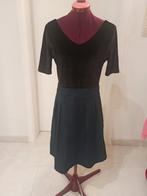 robe bustier, velours noir au dessus, juste plissée bleue. M, Vêtements | Femmes, Robes, Taille 38/40 (M), Enlèvement ou Envoi
