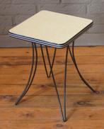 Lichtgeel Formica Plantentafeltje Uit Jaren 60, Huis en Inrichting, Vierkant, Ophalen of Verzenden, Zo goed als nieuw, Vintage / Jaren 60