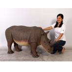 Statue bébé rhinocéros — Longueur du rhinocéros 147 cm