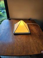 Vintage lamp, pyramide, Huis en Inrichting, Lampen | Wandlampen, Ophalen of Verzenden, Zo goed als nieuw