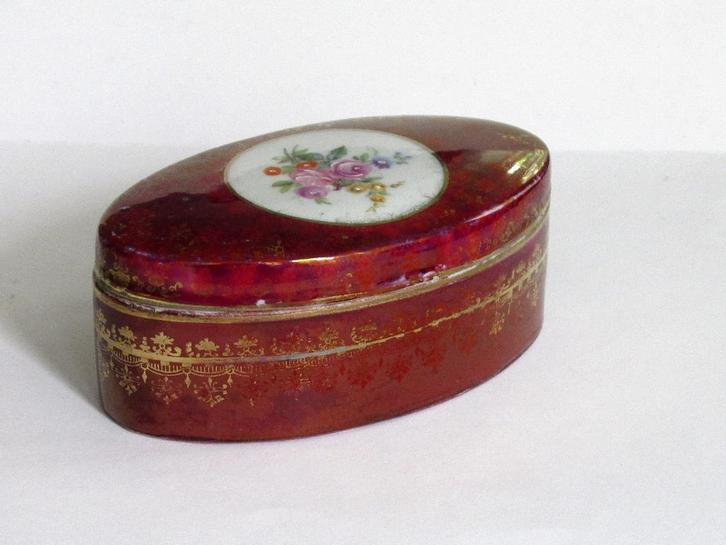 Boîte ancienne en porcelaine Oscar Schlegelmilch, Allemagne, Antiquités & Art, Antiquités | Porcelaine, Enlèvement ou Envoi