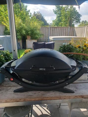 Koopje weber q 2000 grote gas bbq. Topper