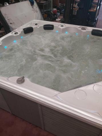 Jacuzzi livré et installé gratuitement 