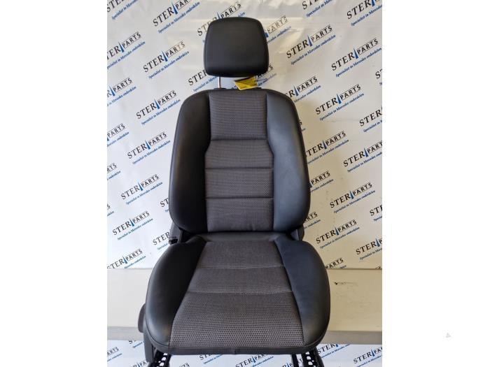 Stoel rechts van een Mercedes C-Klasse, Auto-onderdelen, Interieur en Bekleding, Mercedes-Benz, Gebruikt, 3 maanden garantie, Ophalen of Verzenden