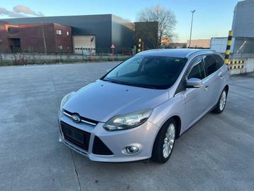 Ford - FOCUS - 2011