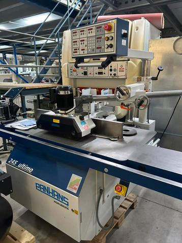 Houtbewerking machines   300  invoorraad beschikbaar voor biedingen