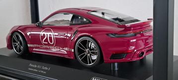 PORSCHE 911 TURBO S 1:18ème disponible aux enchères