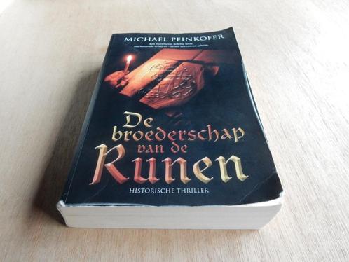 nr.967 - De broederschap van de runen- Michael Peinkofer, Boeken, Thrillers, Ophalen of Verzenden