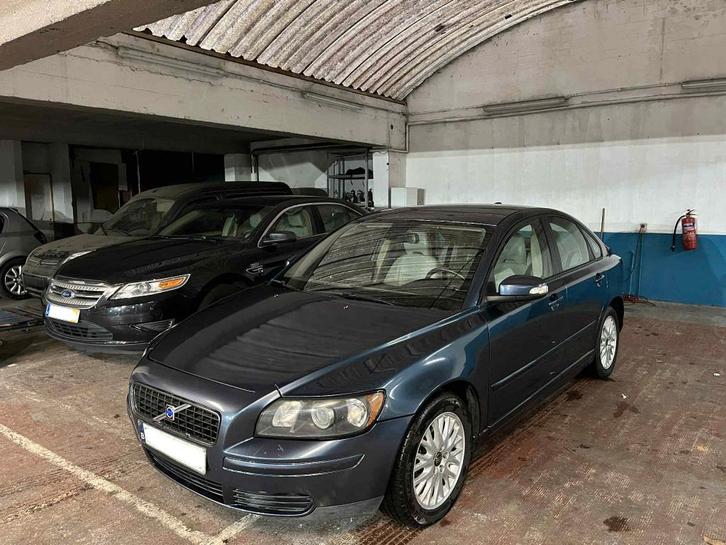 Volvo S40 2.4i Benzine Automaat 93.000km's, Autos, Volvo, Entreprise, Achat, S40, ABS, Airbags, Air conditionné, Alarme, Bluetooth