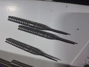 Winmau simon whitlock en target bolide 03 22 gram beschikbaar voor biedingen