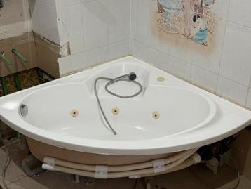 Whirlpool bubbelbad beschikbaar voor biedingen